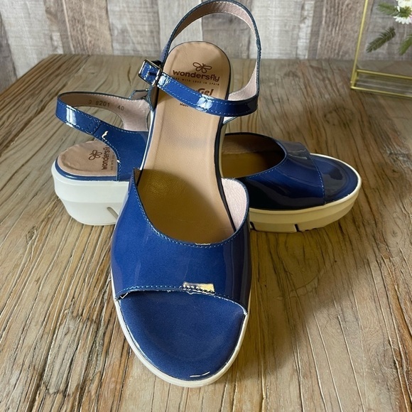 Wonders D-8210 sling back circles wedge sandal - Picture 1 of 8